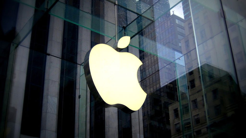 Apple si prepara a lanciare un iPhone curvo nel 2027?