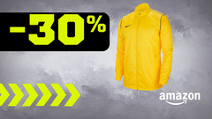 La giacca sportiva Nike in super sconto