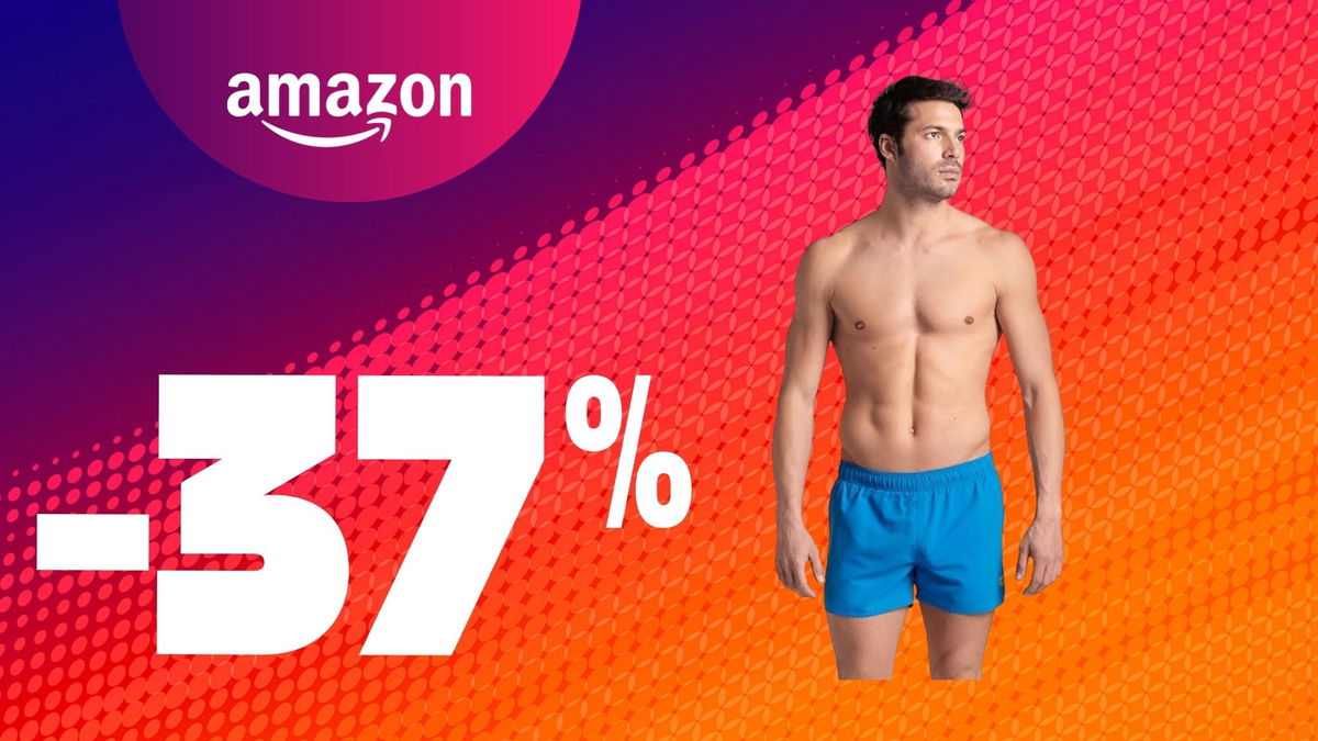 Allenati in piscina spendendo meno: costume Arena in super offerta