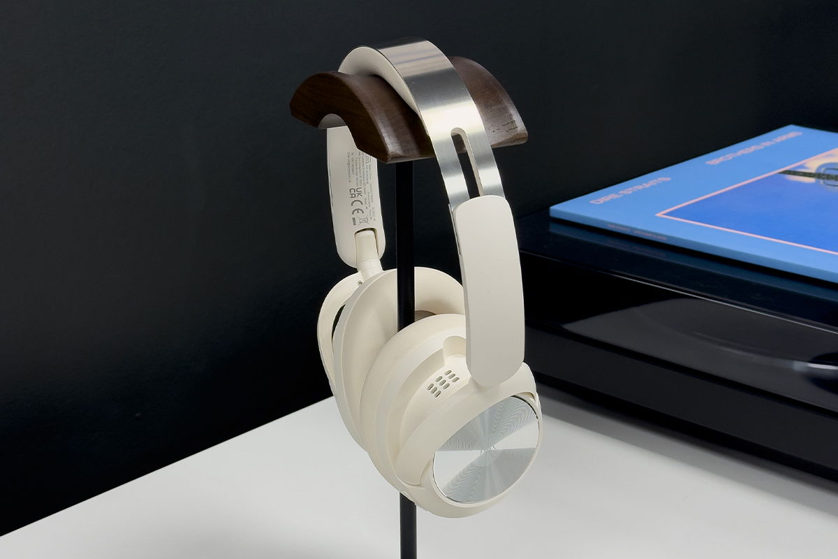 OneOdio Focus A6: la nostra recensione delle nuove cuffie wireless over ear - www Cuffie su mobile console con dettaglio - www