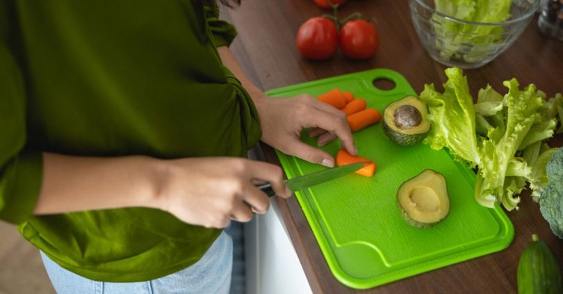 Taglieri in plastica. Praticità salva spazio (e tempo)