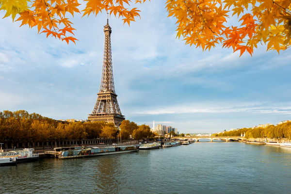 torre eiffel lungo senna