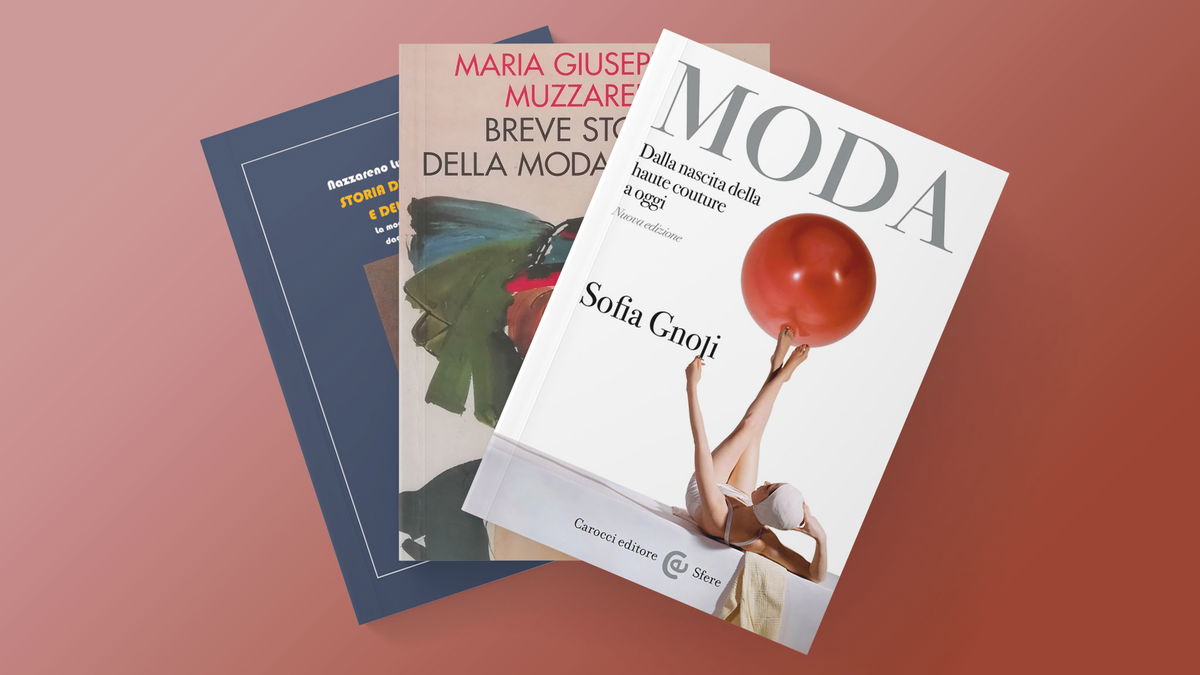 libri sulla storia della moda mockup rosso sfumato