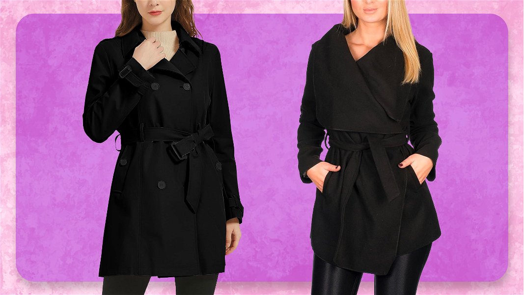 due modelle con cappotti neri con cintura 