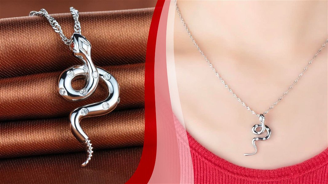 Collana con serpente in dettaglio a sinistra e foto di collana indossata a destra