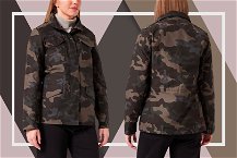 giacca militare indossata avanti e dietro su sfondo geometrico riprendendo i colori della giacca