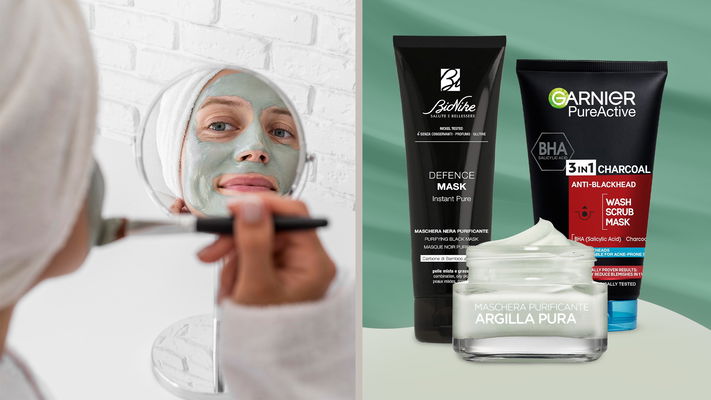 donna che si mette la crema maschera viso con il pennello e migliori maschere purificanti a destra 