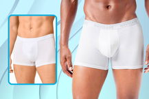 Uomo con indosso boxer bianco