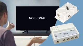 Una tv senza segnali e in primo piano due amplificatori per atenne