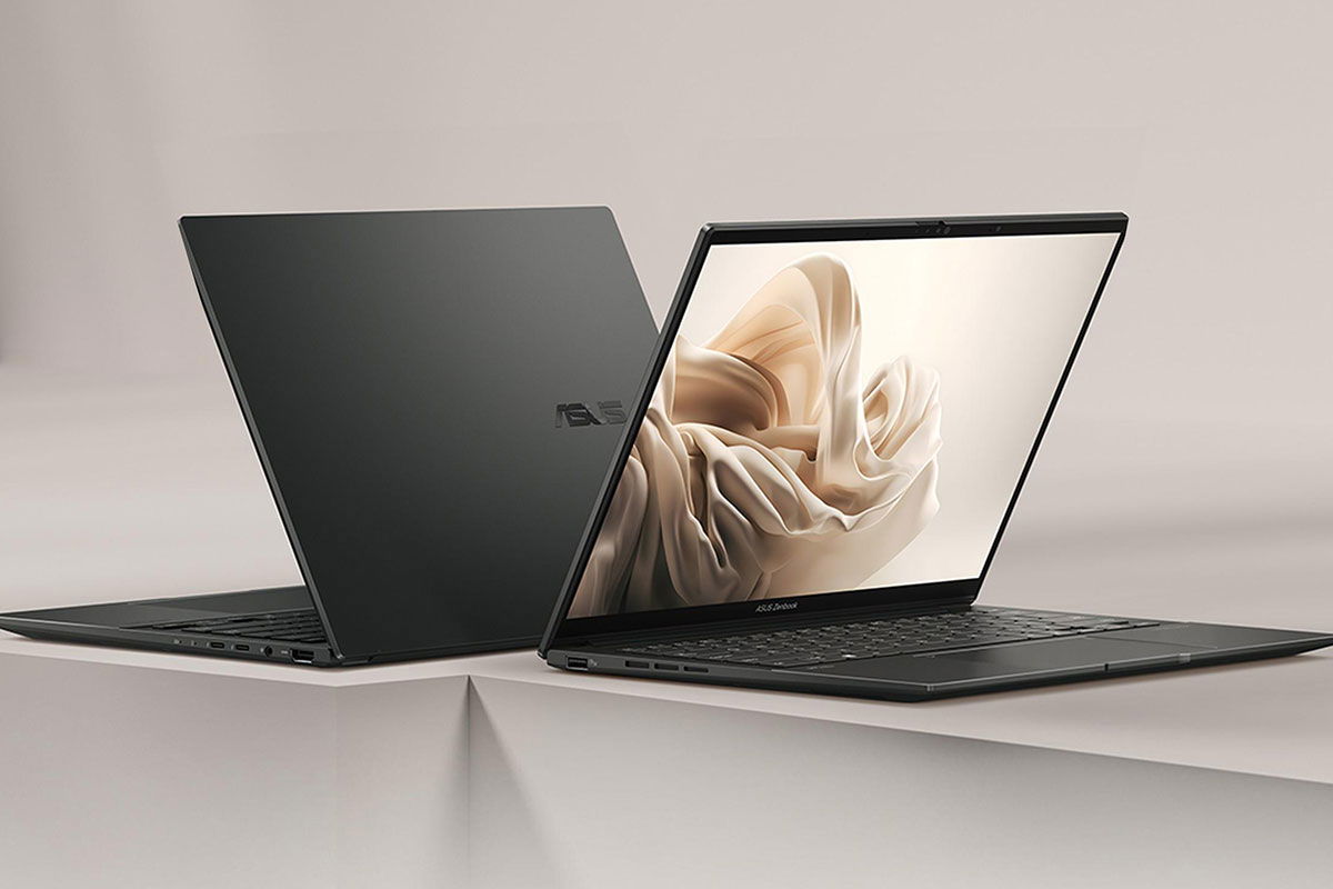 Due pc Asus Zenbook 14 in foto