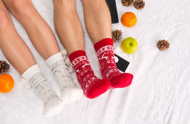 Calze a tema natalizio, coccole festive ai piedi