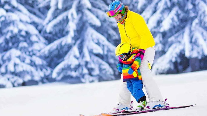 Activewear fluo per splendere sulle piste da sci