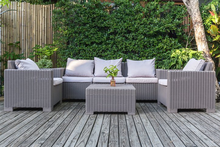 Un salotto in giardino: i divani per l'outdoor