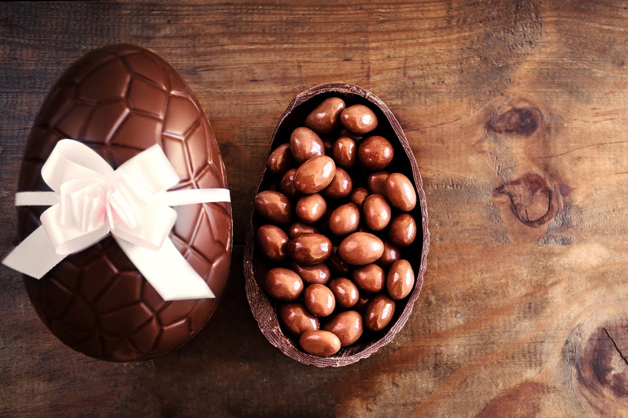 A Pasqua la festa è dolce con l’uovo di cioccolato per tutti i gusti