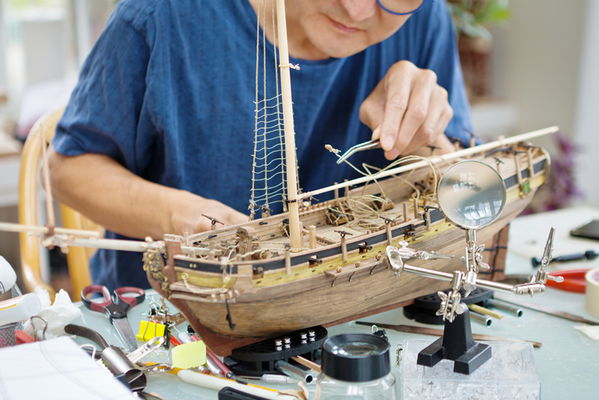 Modellino di una nave in costruzione