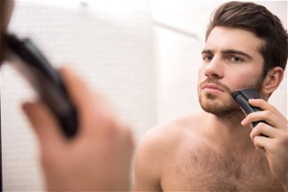 rasoio elettrico e barba per uomo