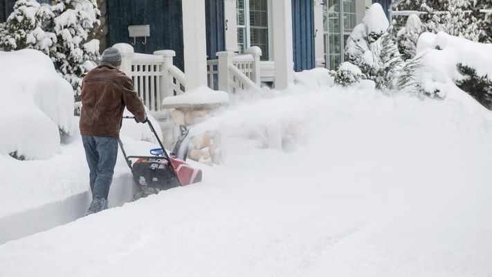 Spazzaneve elettrico, addio neve ma senza sforzo