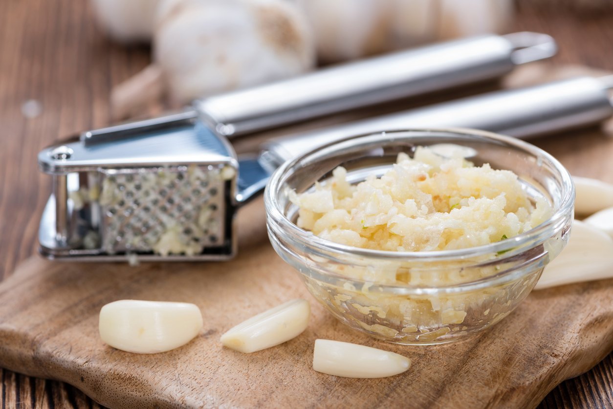 Schiaccia aglio: meno odori sulle mani, più benessere