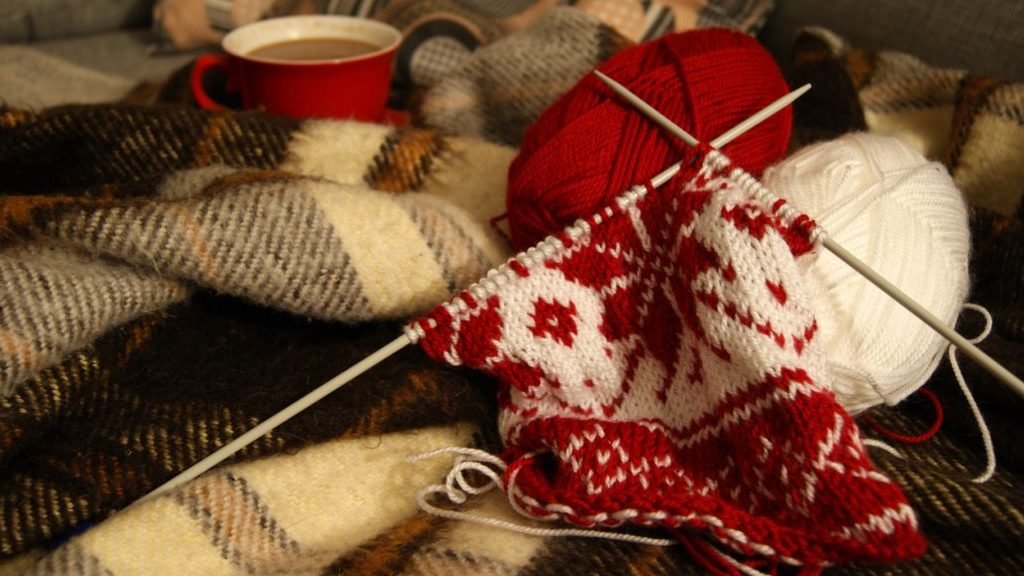 Lavoro a maglia: regali personalizzati fatti con le proprie mani