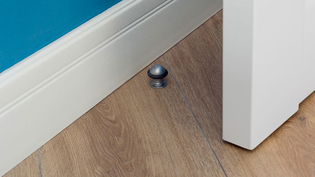 Fermaporta magnetico, la porta non sfugge con il sistema di bloccaggio