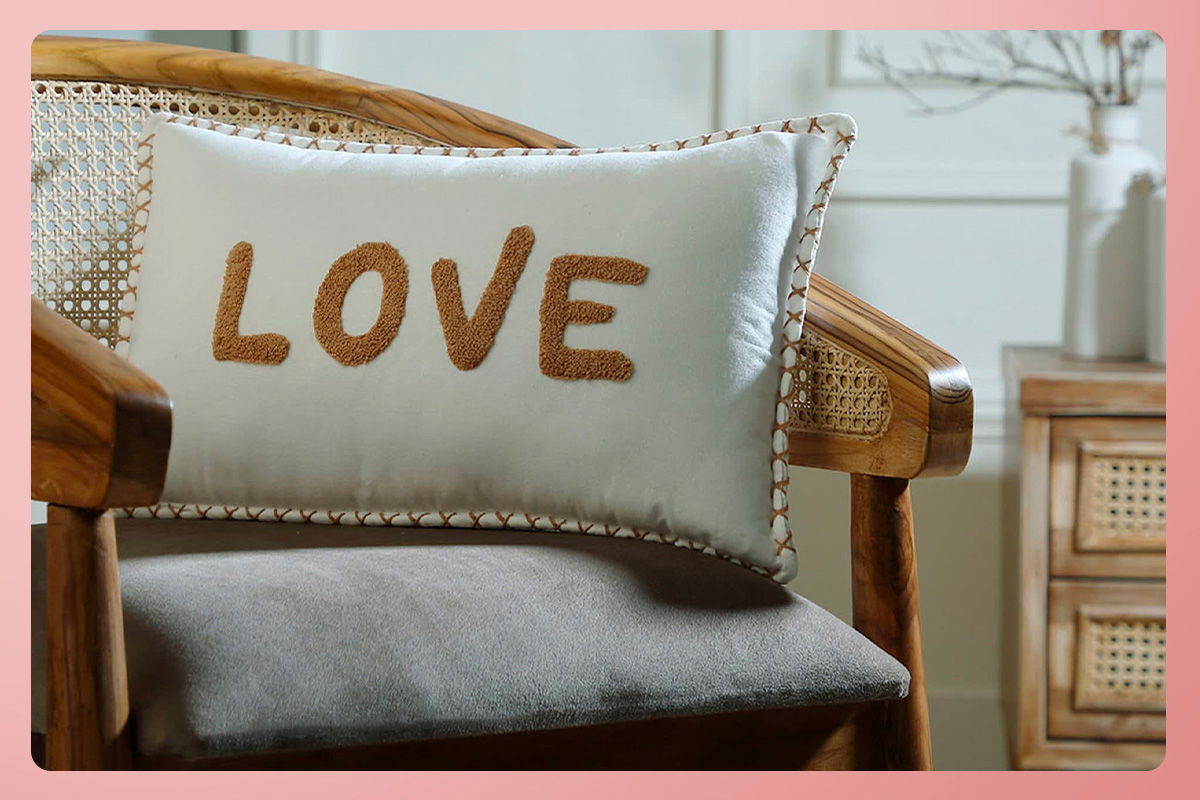 Cuscino con scritta LOVE Collezione San Valentino Maisons du Monde