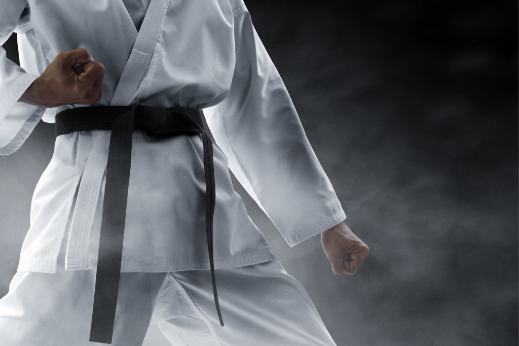 Bianca o nera, quella per il karate non è solo una divisa