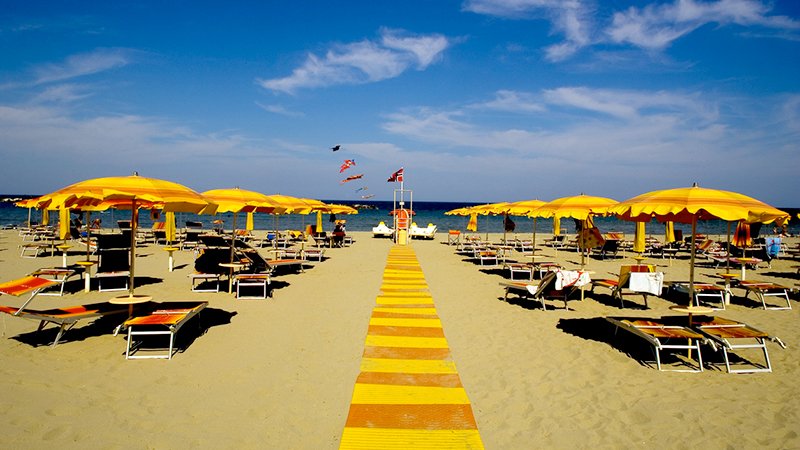 Rimini, tutti in spiaggia con le migliori offerte hotel