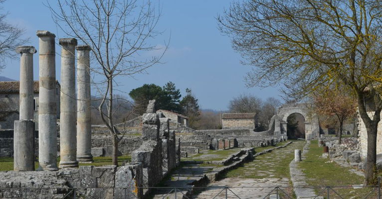 Sepino, il Molise tra terme, natura e storia